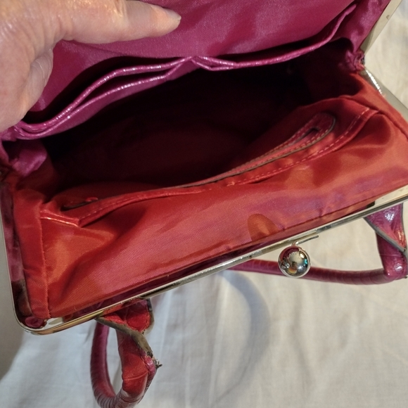 Bueno Red Crocodile-Embossed Shoulder Bag - Picture 6 of 15